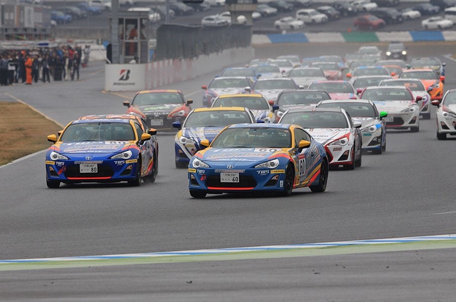 “プロ”も恐れるワンメイクレース!?86/BRZレースの底しれぬ魅力。<Number Web> photograph by TOYOTA