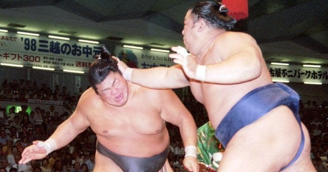 大相撲なのに「まるでヘビー級ボクシング」…17発“伝説の張り手合戦”は