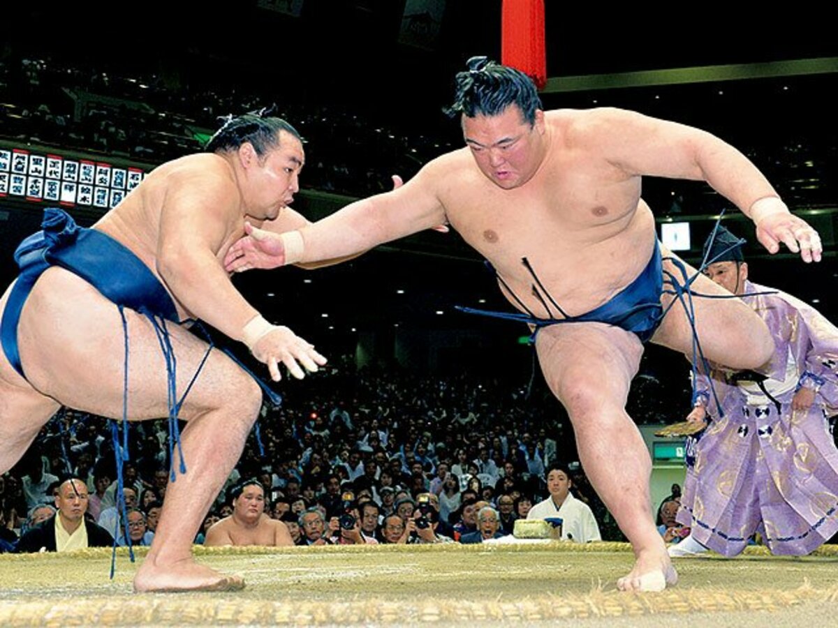 横綱として初優勝を飾った鶴竜に笑顔がなかった理由。～2度続けた変化
