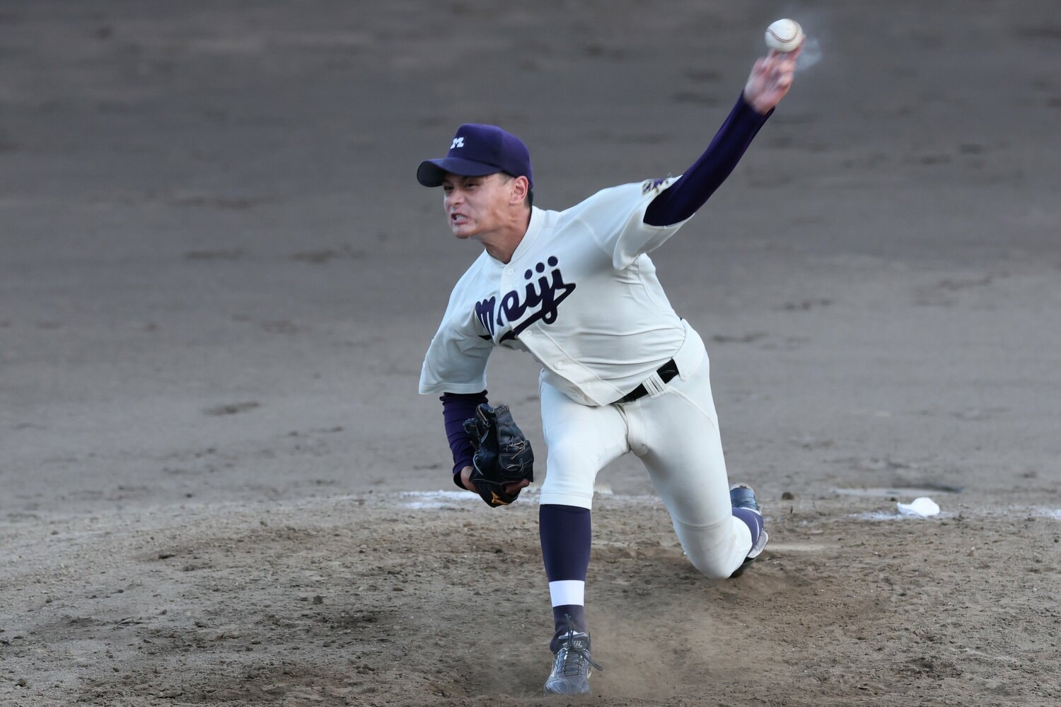 ドラ1確実視も「まさか」の2位指名となった明大のサウスポー・毛利　©︎Shigeki Yamamoto