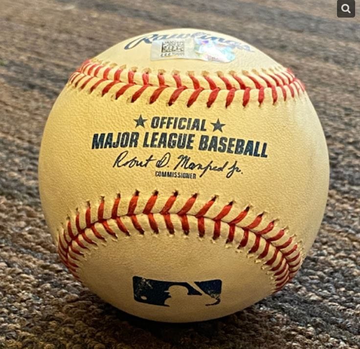 8月25日に投球・ゴロアウトに打ち取ったボール：930ドル＝約10万円　©MLB Auction