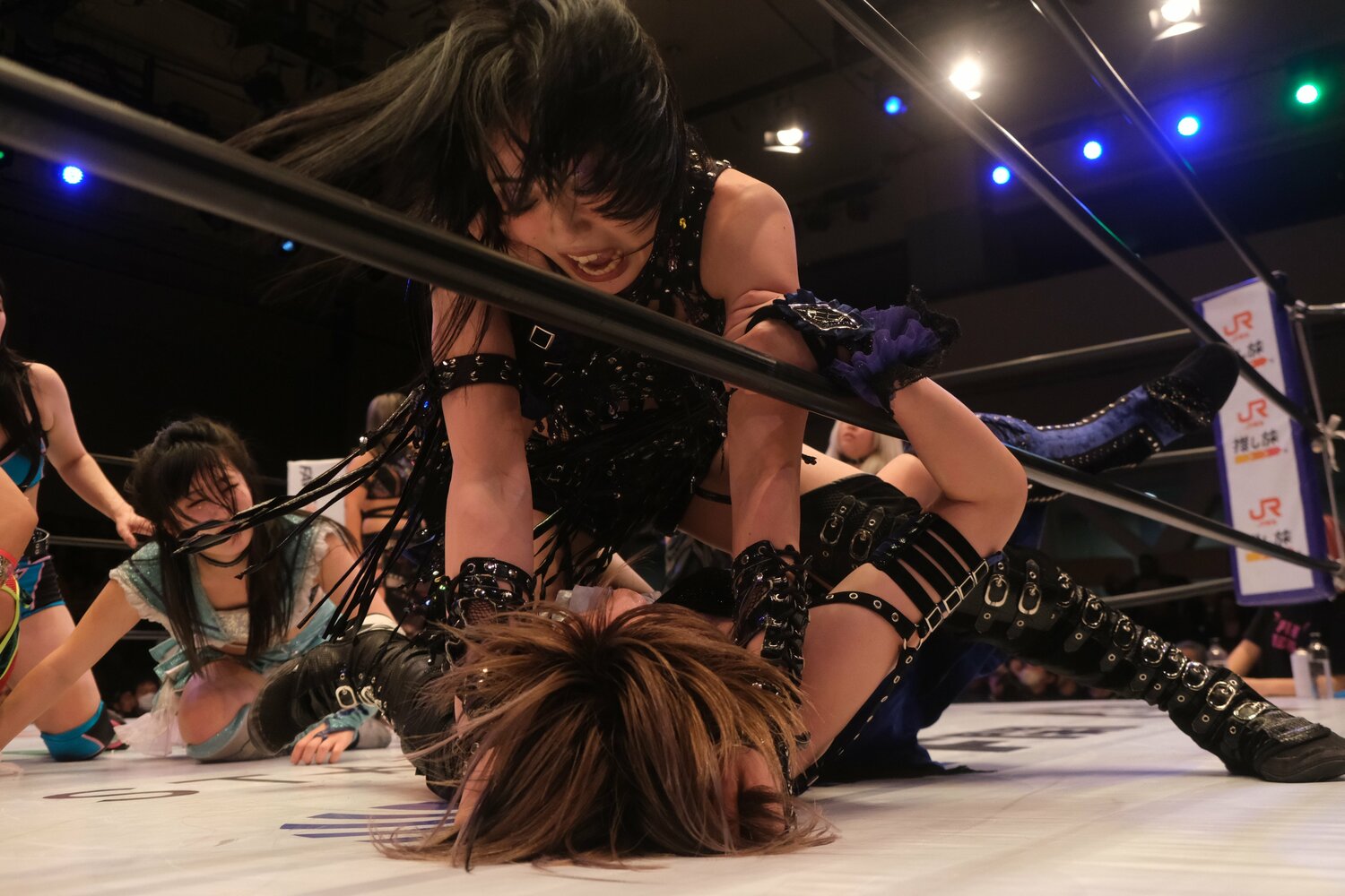 前哨戦では試合後も激しくやり合う