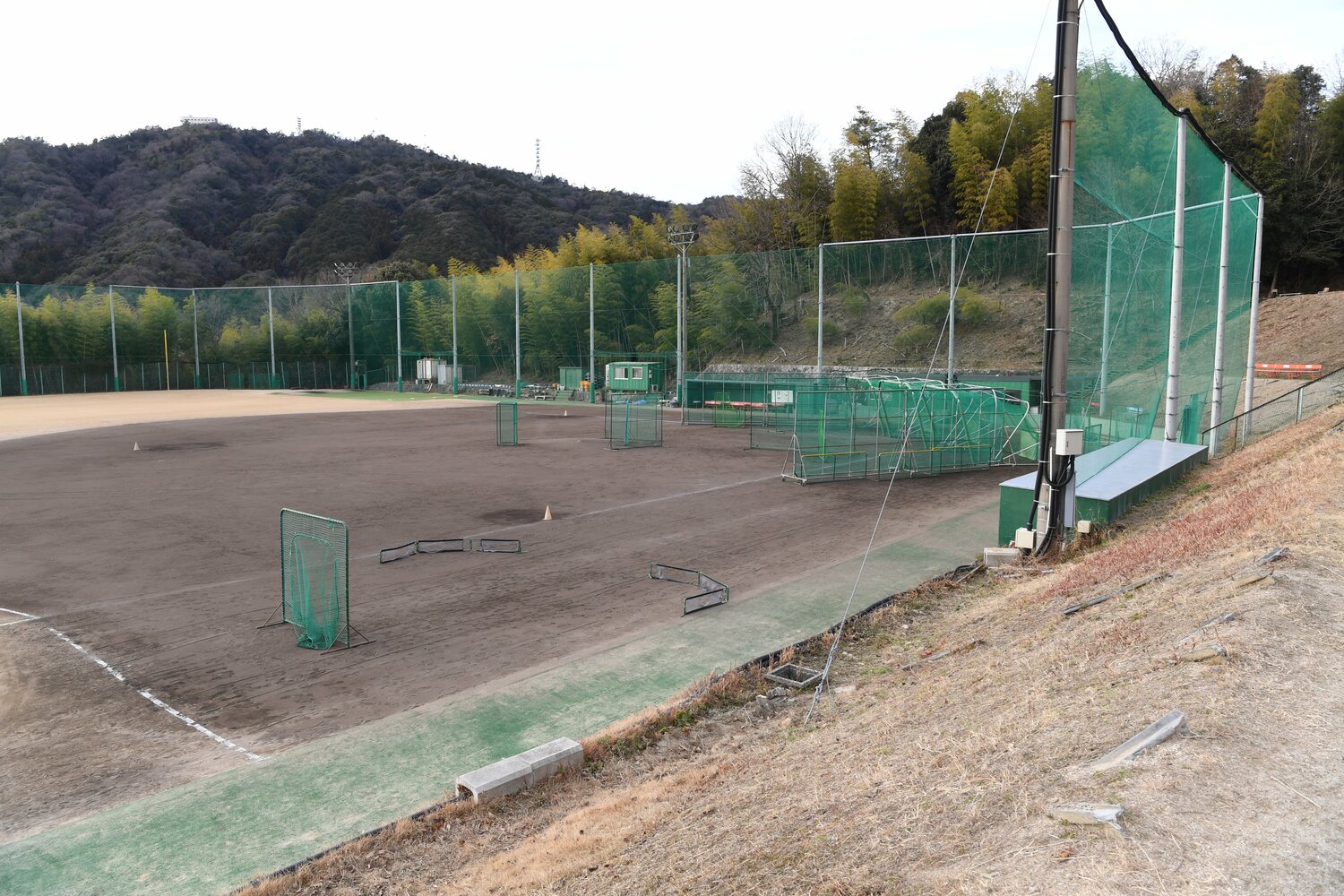 2021年、地元銀行の福利厚生施設だった運動場を学校が買い上げ、野球部専用グラウンドとして整備した ©Kota Inoue