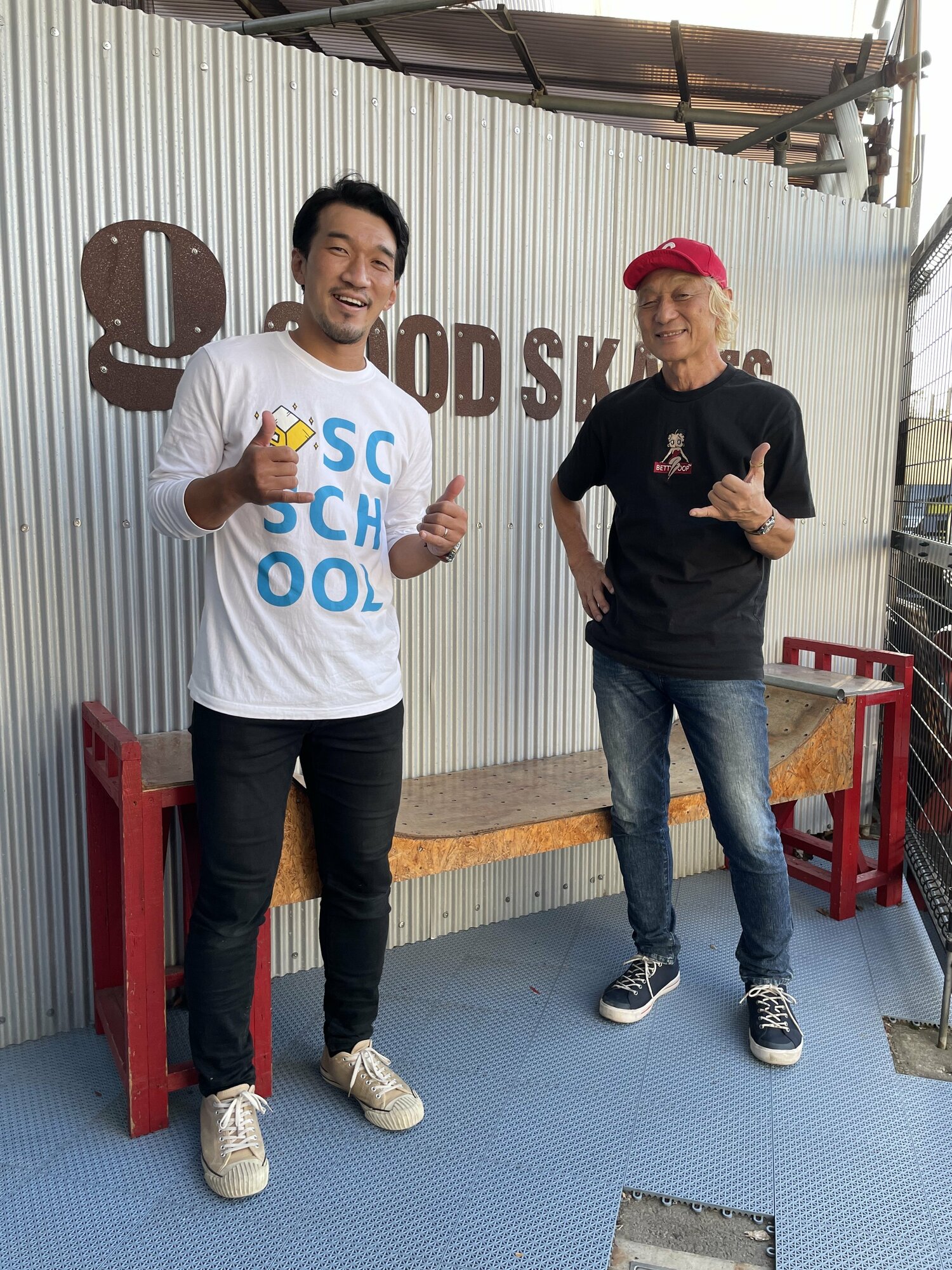 インラインスケートでXゲーム優勝を果たした安床栄人さん（左）と、父の由紀夫さん　©Akatsuki Uchida