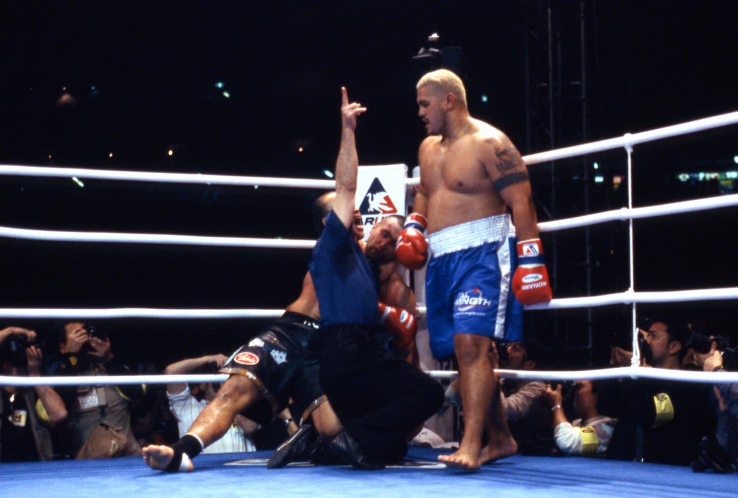 2001年、“K-1の番長”ジェロム・レ・バンナを失神させたマーク・ハント　©Susumu Nagao