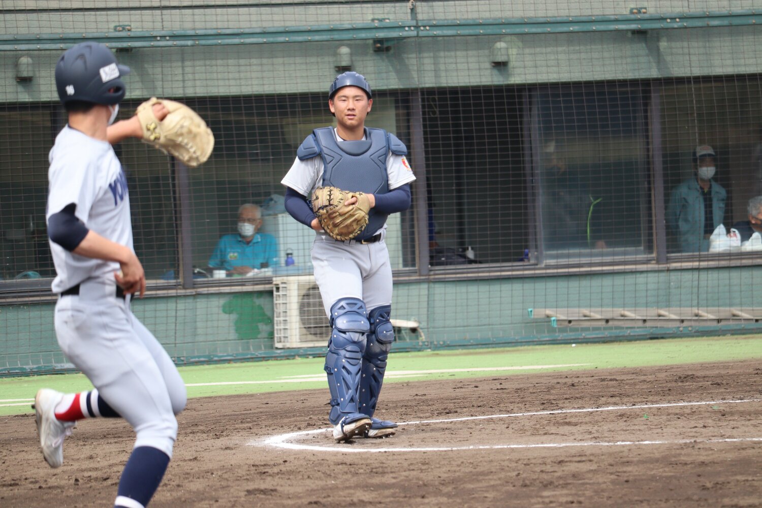1年生で春にメンバー入りし、夏はスタンドから声援を送る横浜の栗山大成。強い憧れで横浜高校を選んだ　©Yuki Kashimoto