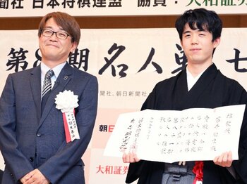 藤井聡太に王将戦で2勝、タイトル100期にリーチ…復活の永世七冠・羽生善治がそれでも激務の将棋連盟会長となった理由＜Number Web＞ photograph by Keiji Ishikawa