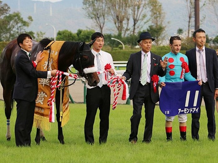 アパパネに続き、アーモンドアイで牝馬3冠達成した国枝調教師の手腕。<Number Web> photograph by Satoshi Hiramatsu