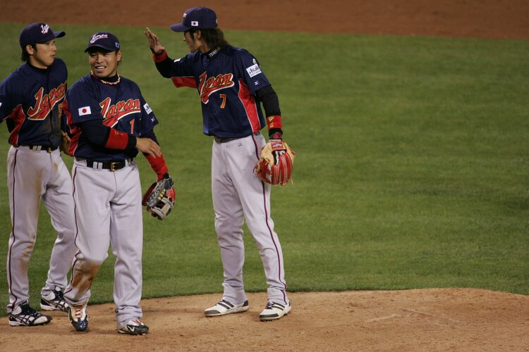 WBC 岩村明憲 ユニフォーム ヤクルトスワローズ 侍ジャパン イチロー 大谷 WBC 岩村明憲 ユニフォーム ヤクルトスワローズ 侍ジャパン