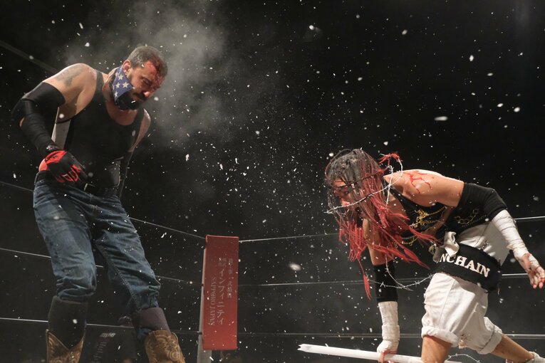 元パティシエが蛍光灯で殴り合い…“デスマッチアマゾネス”山下りなの媚びない魅力「犯罪以外なら何してもいい」 米国で男子相手に王座獲得(89)