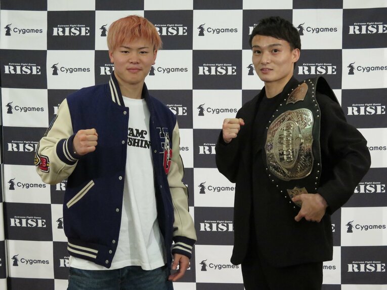 那須川天心（左）と志朗　(C)Koji Fuse