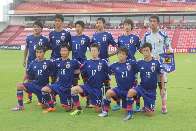 高1の堂安律（後列一番左）と田中碧（後列右から2番目）／AFC U-16選手権アジア予選　©︎Takahito Ando