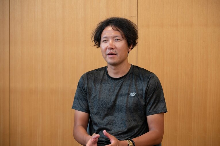 マラソン日本記録保持者の大迫とは大学時代の同期だった早川監督　©Tadashi Hosoda