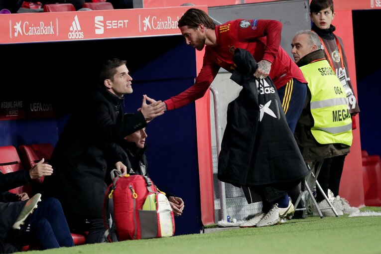 選手経験なしでスペイン代表監督に就任したロベルト・モレノ（左）。ASモナコを退任以降、欧州中のクラブからオファーが届く注目株だ　©Getty Images