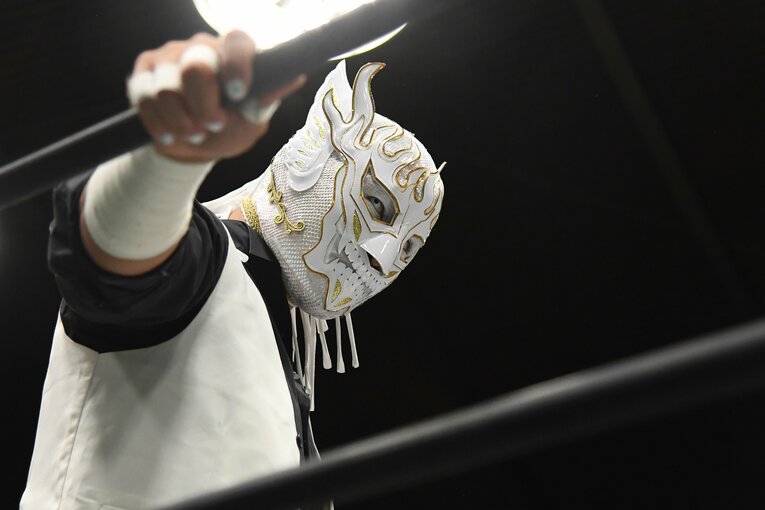 「死んでもいい覚悟なんていらねぇんだよ！」葛西純はエル・デスペラードに何を伝えたのか？ カメラマンが激写した“血と熱狂の23分30秒”(15)