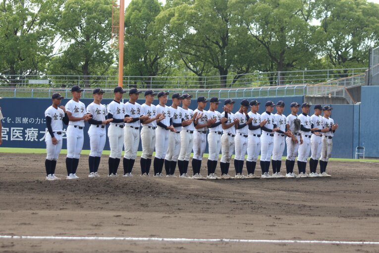 春大会での金光大阪ナイン　©Fumi Sawai
