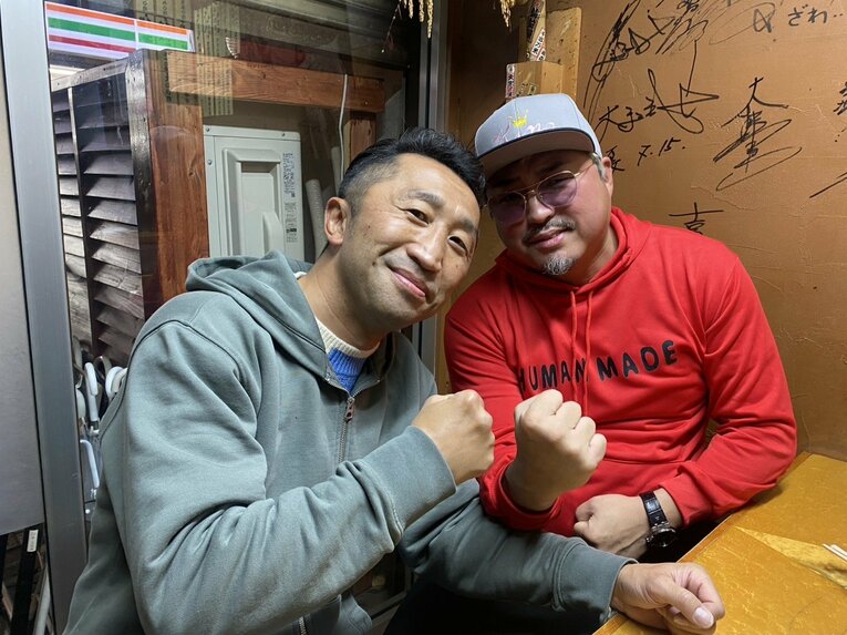 居酒屋「いきや」に集まるボクシング関係者たち（本人提供）