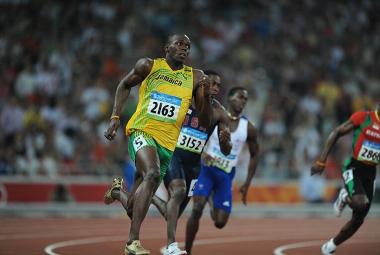 ウサイン・ボルト、世紀のよそ見。北京五輪決勝レース秘蔵の連続写真。(3)