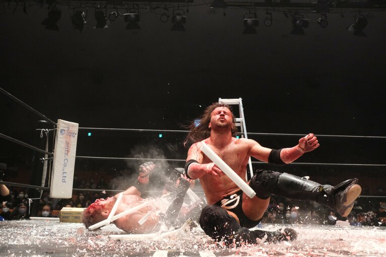 「デスマッチ・イズ・マイライフ」妻の急死を乗り越えた“クレイジー・キッド”竹田誠志の決意「蛍光灯やカミソリで傷つけ…でもそれが生きがい」(76)