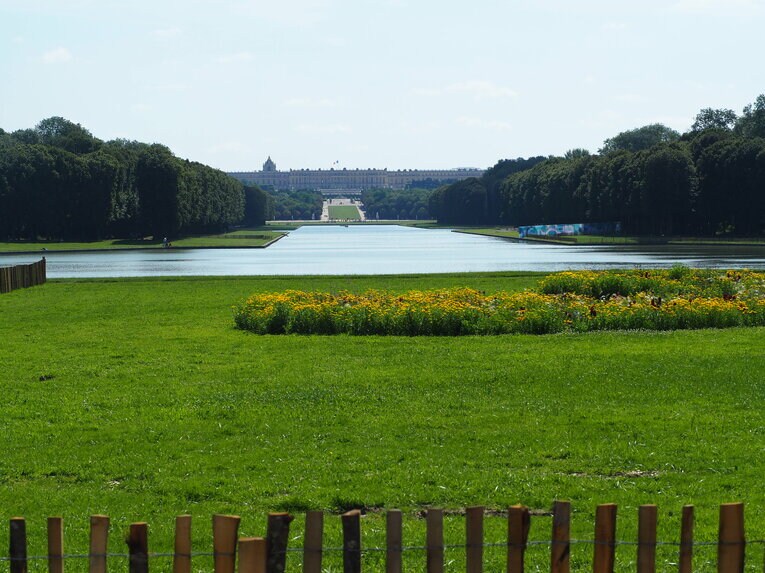 広大なヴェルサイユ宮殿の敷地　©JMPA