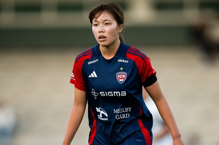 パリ五輪後、ローゼンゴードの試合に出場する谷川萌々子。スウェーデンの地で、その実力を育んでいる　©AFLO