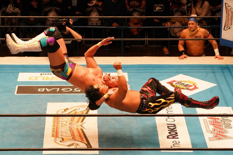 鷹木のブレーンバスター