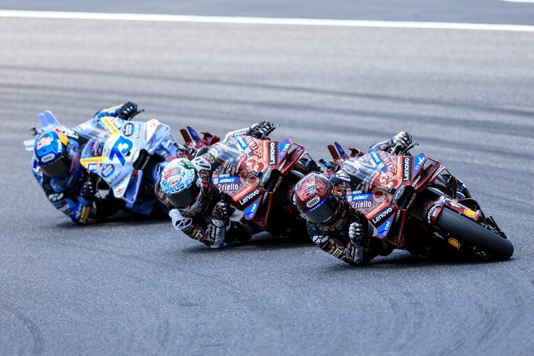 イタリアGPのドゥカティワークスは黒いスペシャルマーキングで出走した　©Satoshi Endo