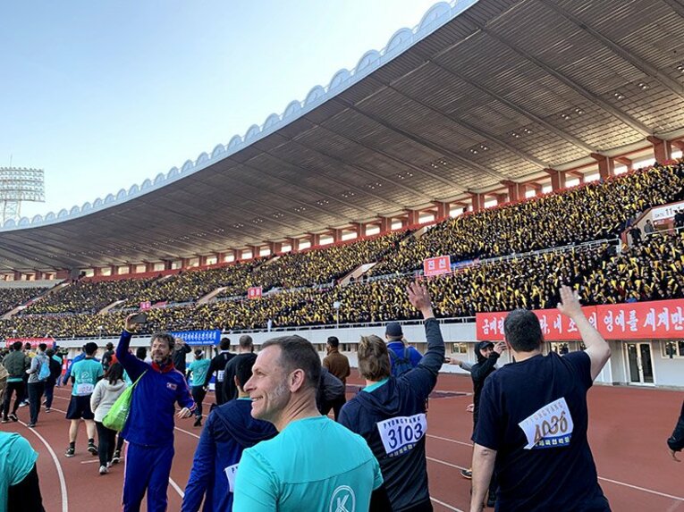 北朝鮮・平壌マラソン参戦記、前編。参加費は「米ドル現金払い」の闇。(6) ／ photograph by Takashi Sahara