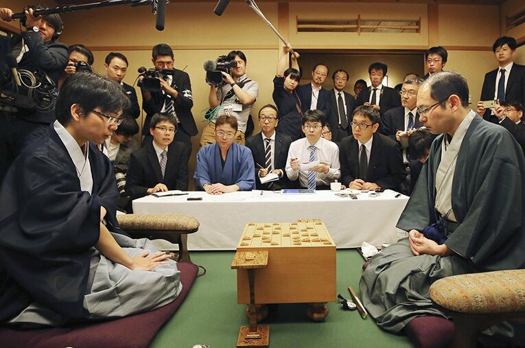 豊島将之vs.木村一基／王位戦 ／ photograph by Kyodo News
