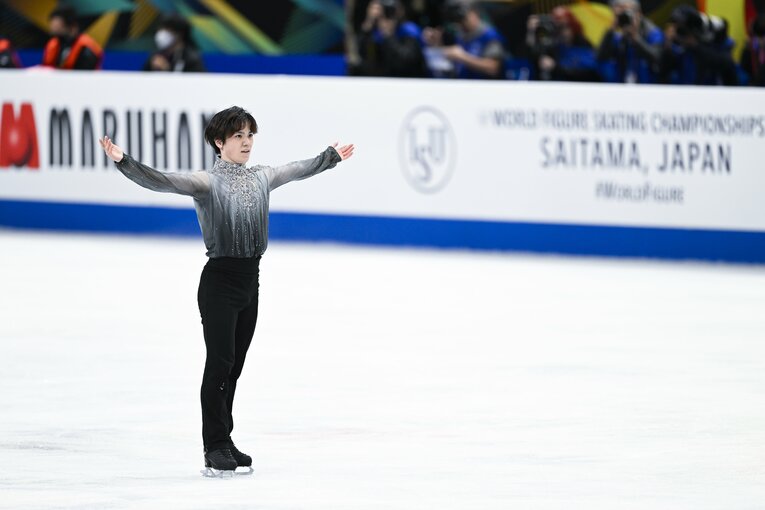 立ち上がると、晴れやかな表情を見せた　©Asami Enomoto