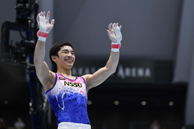 体操・白井健三は最後に笑顔で手を振った　24歳で引退の“ひねり王子”がガッツポーズで競技を終えるまで(5)