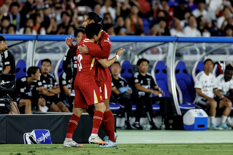 【リバプールで愛されるワタ・エンドウ（全20枚超）】（当時。リバプール＆日本遠征レア写真はまだまだ続きます）　©Kiichi Matsumoto