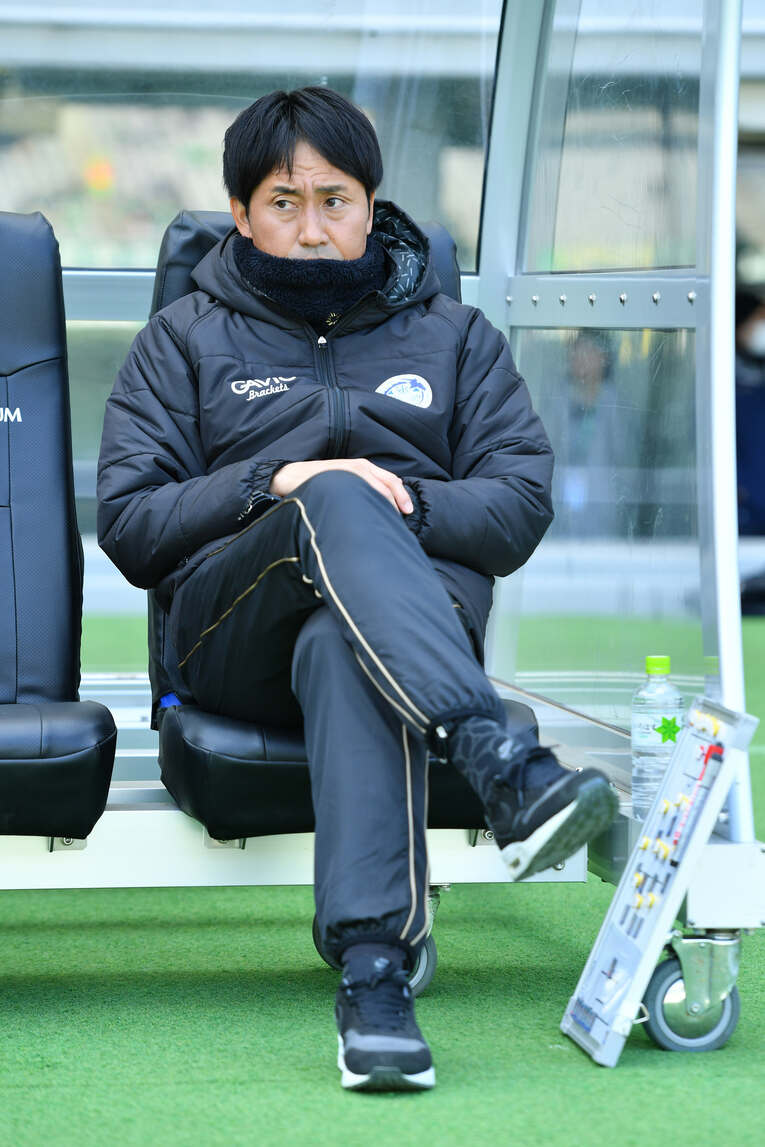 2017年、水戸ホーリーホックを率いる西ヶ谷隆之監督　©AFLO SPORT