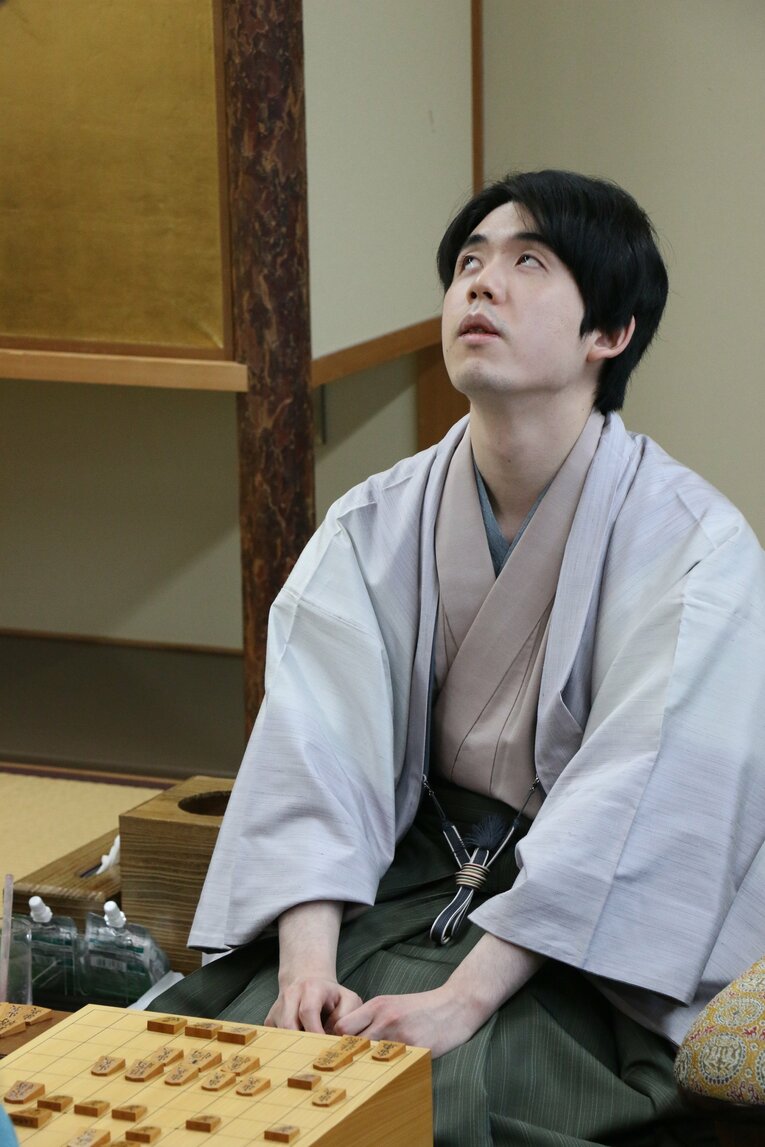 王将戦第5局、激選後の2人の様子（写真は右に続きます）　©Shintaro Okawa