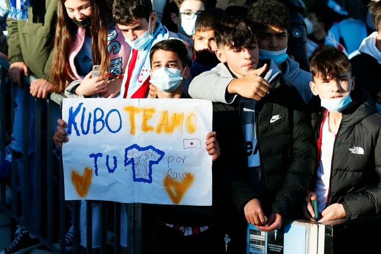 なぜ久保建英が“幻のアシスト”直後、代理監督と言い合いに？ レアル戦前に好調だがマジョルカは…〈撮影者の視点〉(5)