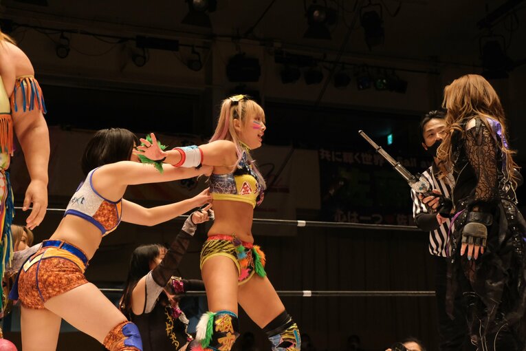 「ギャン期」ウナギ・サヤカとタイガー・クイーンの“初遭遇”に見た期待感…正反対の2人は女子プロレス界の看板カードになり得るか？(27)