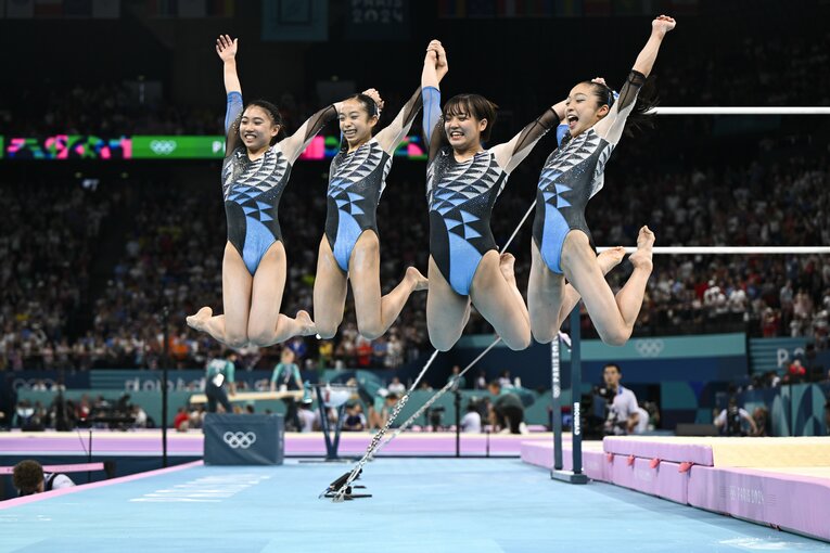 みんなでジャンプ！　©Asami Enomoto/JMPA