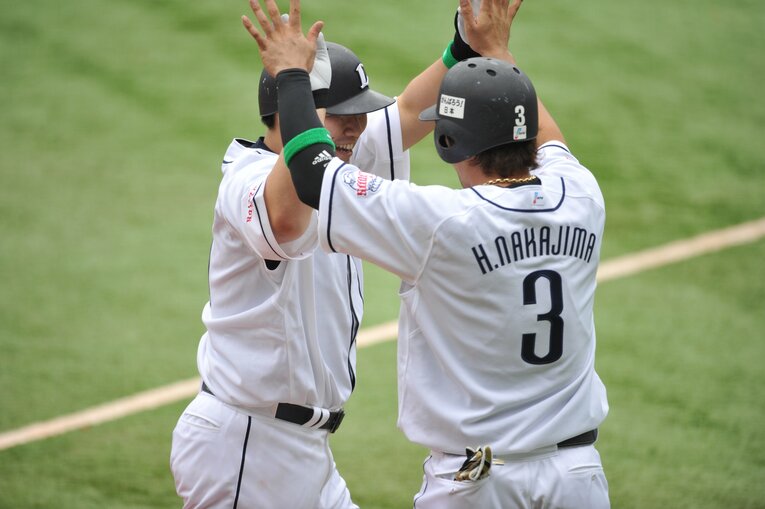 「サンペイ、三振してもいいからさ」“おかわりくん”ブレイク前夜の西武・中村剛也を救った言葉《祝・史上14人目の450本塁打》(45)