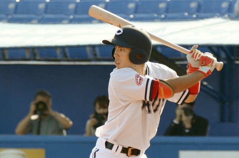ドラフト目玉候補ベスト3　外野手編（1）中央大・五十幡亮汰（172cm72kg・右投左打・佐野日大高） ／ photograph by KYODO