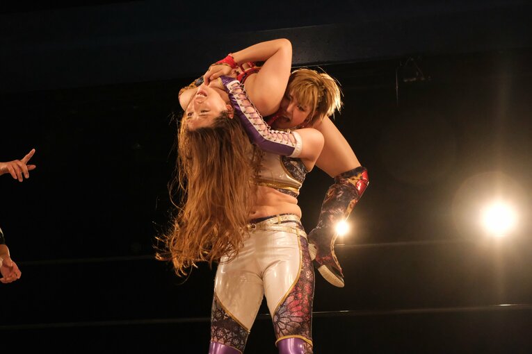 舞台の脚本演出も手がける女優が“エンタメ”リングで漏らした本音とは？ 松井珠紗22歳のプロレス愛「“ごっこ”で終わりたくない」(46)