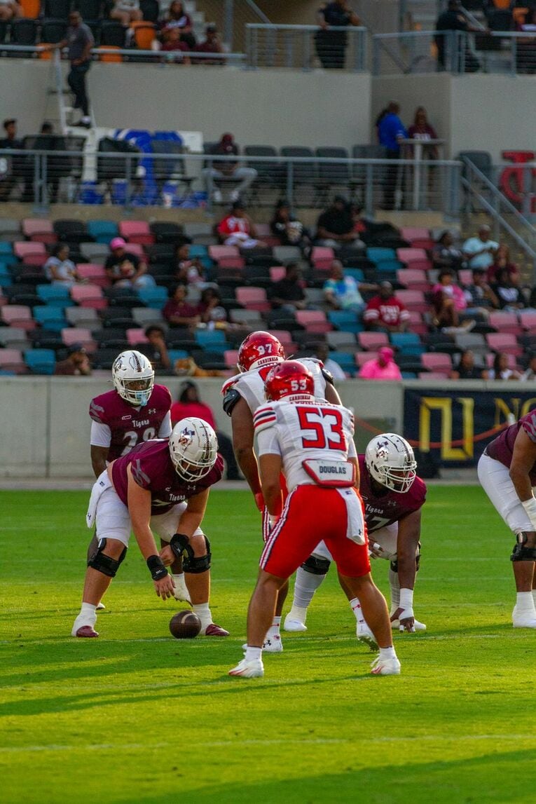 アメフトの強豪であるラマー大学で活躍し、NFL入りを目指す吉川／本人提供