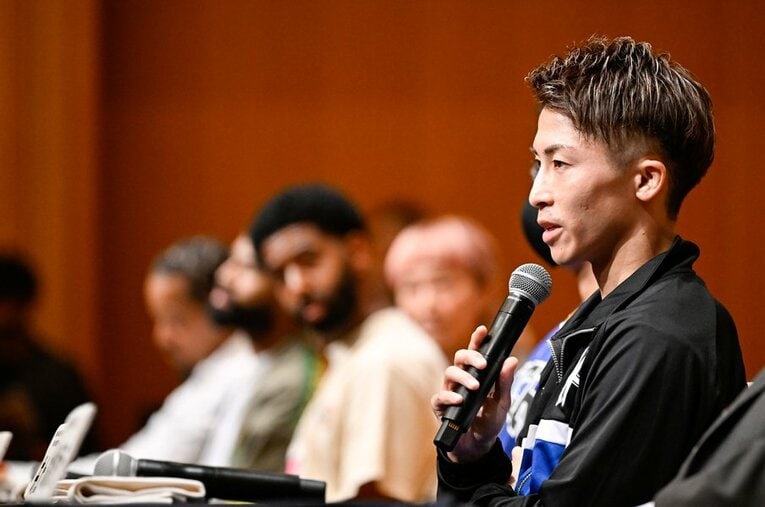 フルトン戦の公式会見で「バンテージの巻き方」に指摘を受けた井上尚弥。「正々堂々と戦う」と一蹴した ／ photograph by Hiroaki Yamaguchi