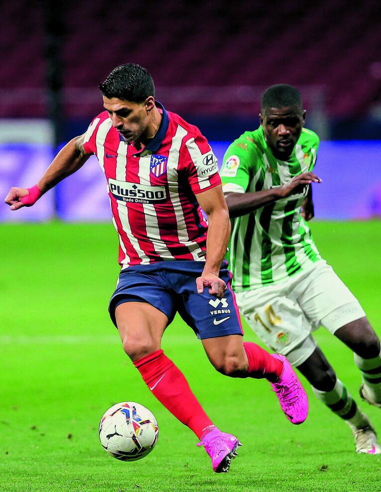 9番としての強烈な自負を胸に、スアレスは常にピッチの中央に立つ