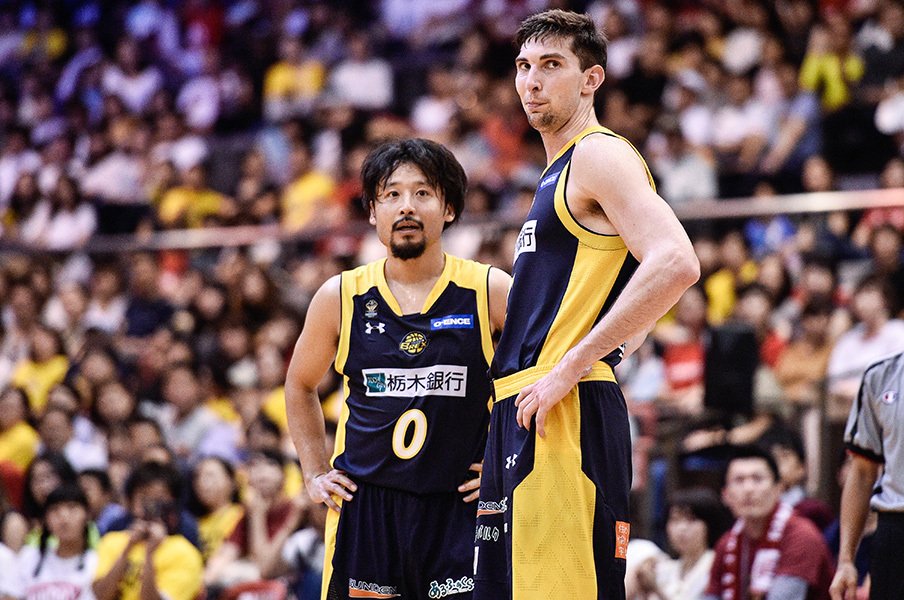 Bリーグ連覇に挑む栃木ブレックス。田臥勇太が話すシンプルな強さの源。<Number Web> photograph by Yuki Suenaga