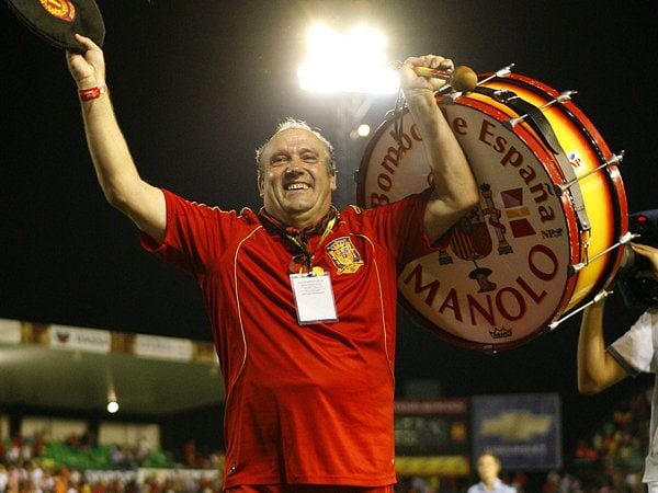 世界一有名なサッカーの応援団長!?スペインの“マノロおじさん”の素顔