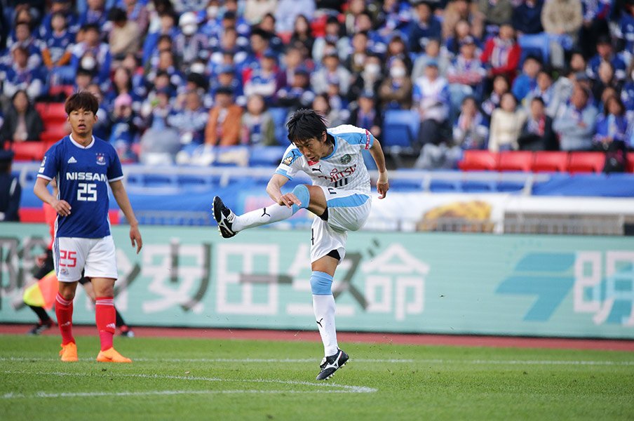 中村憲剛のスタイルはまだ増える。モチベは「ほんと尽きないです」<Number Web> photograph by J.LEAGUE