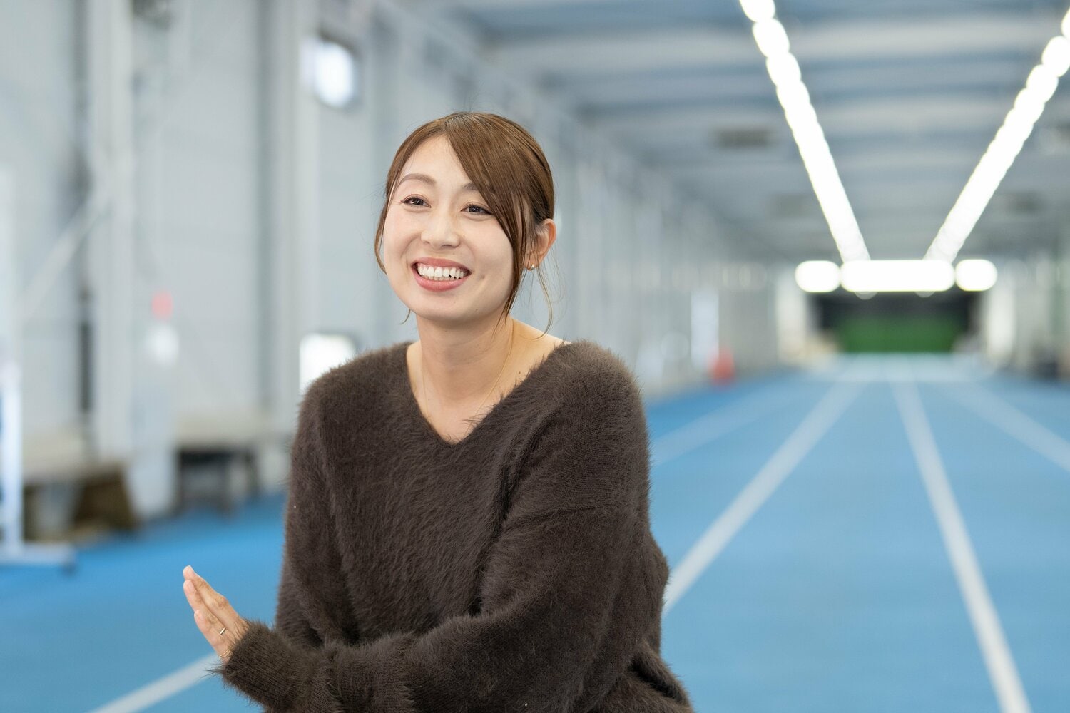 インタビューに答える現在の市川さん　©Shiro Miyake