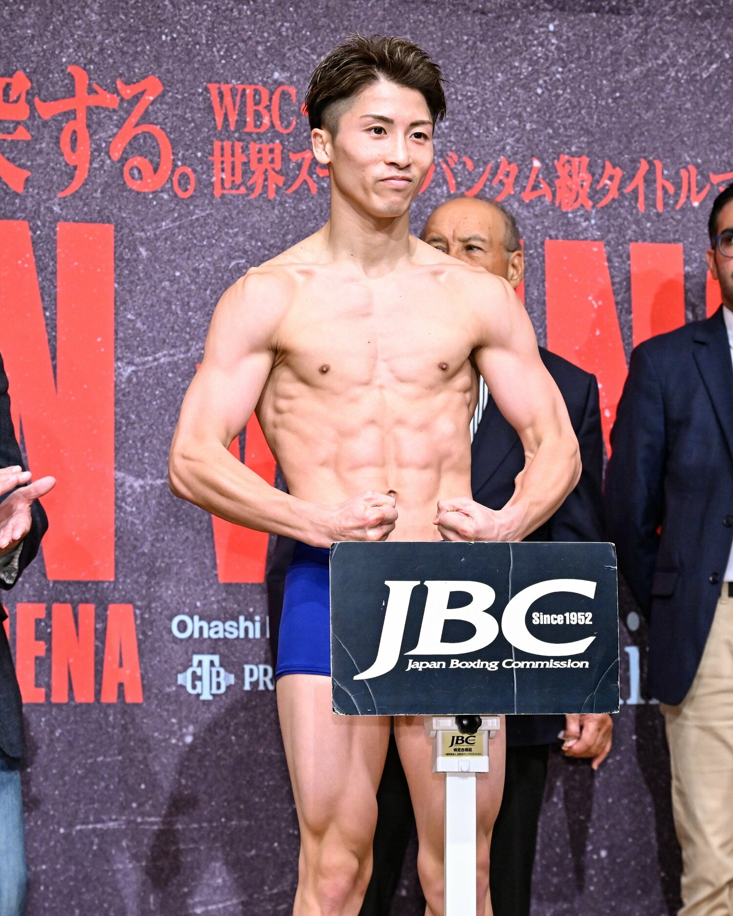 7月24日、井上尚弥はフルトン戦の前日計量で見事に仕上がった肉体を披露した　©Hiroaki Yamaguchi