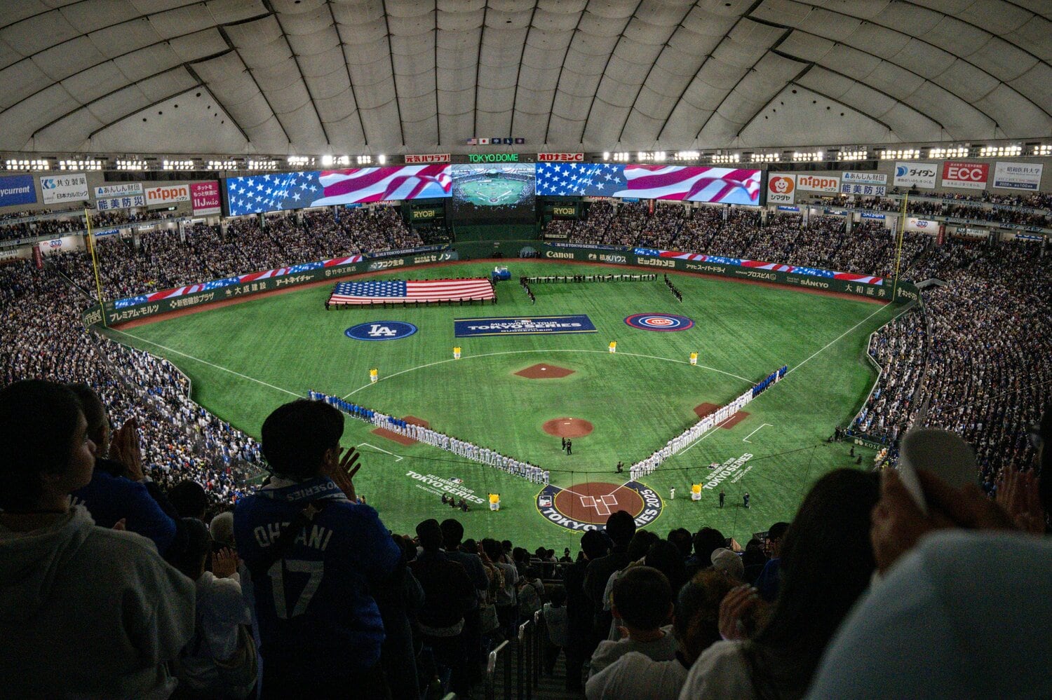 東京ドームには異様なほどの人数と熱気が満ちていた　©Nanae Suzuki