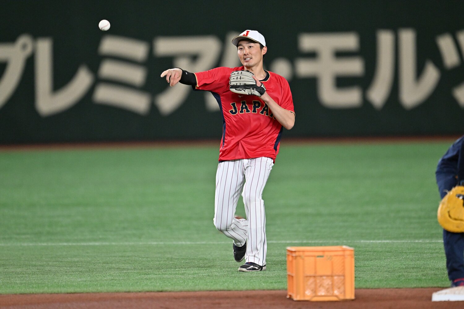 骨折判明後も公式守備練習を行なった源田　©︎Naoya Sanuki
